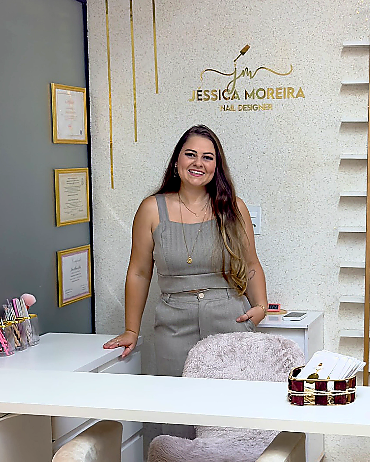 Jéssica Moreira no studio profissional
