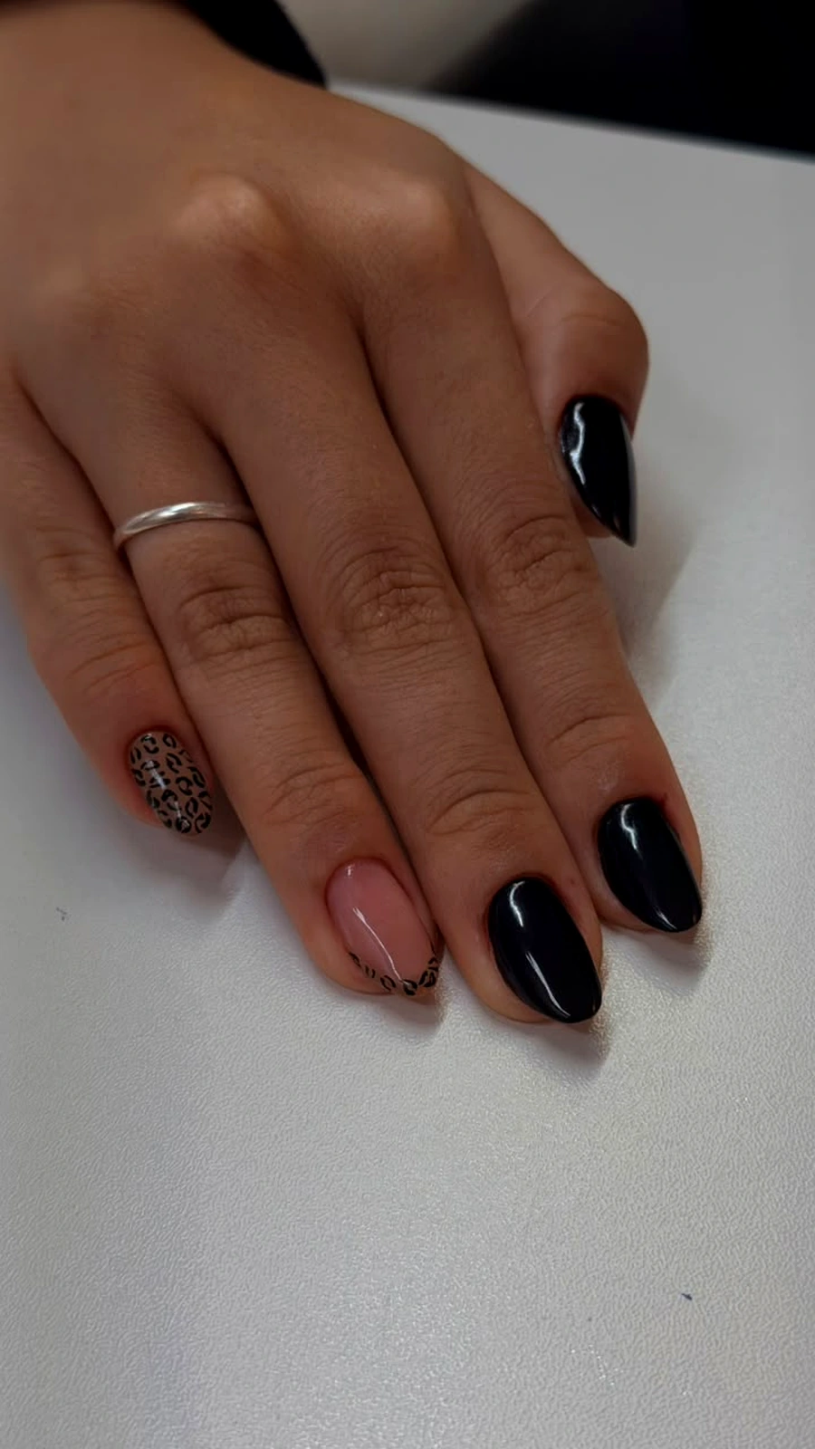Preto com detalhe